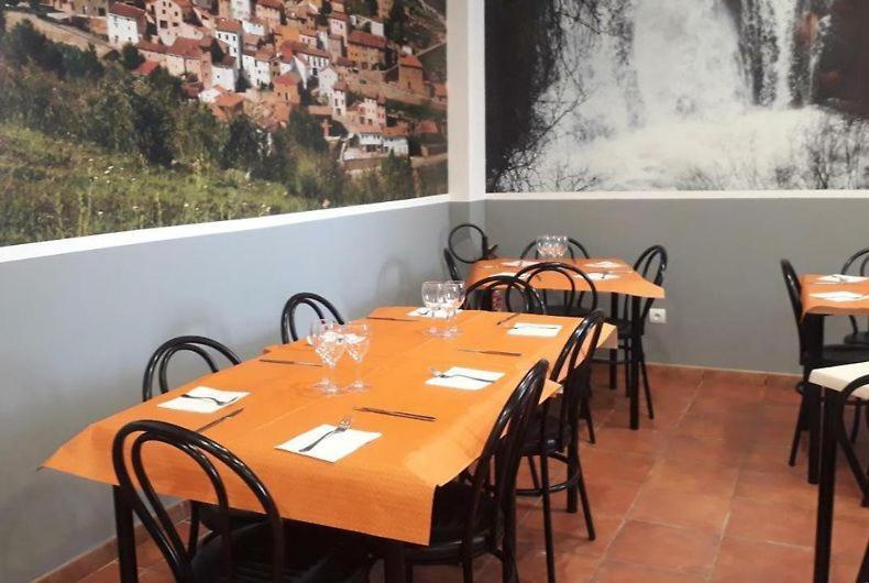 Hostal Los Ojos De Gabriel El Vallecillo Luaran gambar